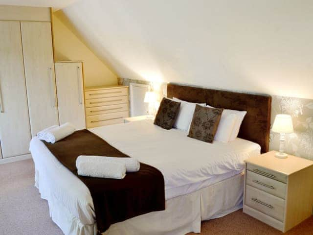 Double bedroom | Rosecraddoc Manor - Riverside Villa, Liskeard