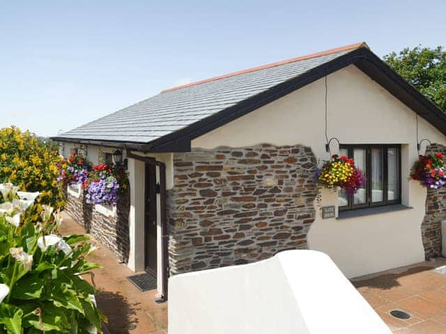 Exterior | Pencrennow Farm Cottages - The Gatehouse, Perranporth