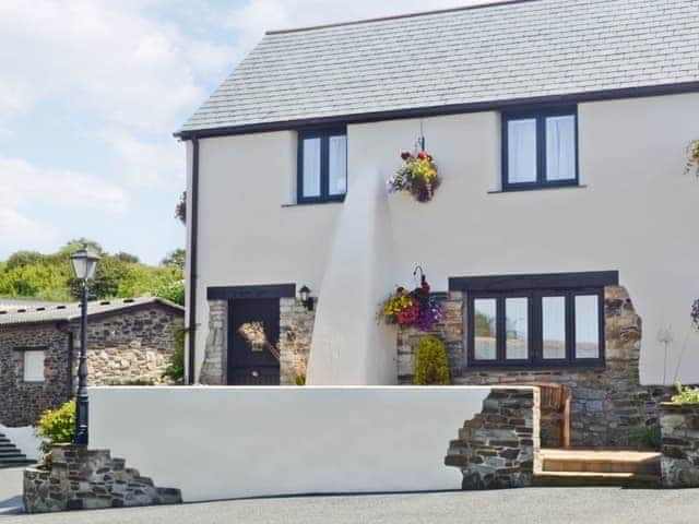 Exterior | Pencrennow Farm Cottages - Swallow Cottage, Perranporth