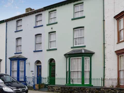 Exterior | High Street, Tywyn