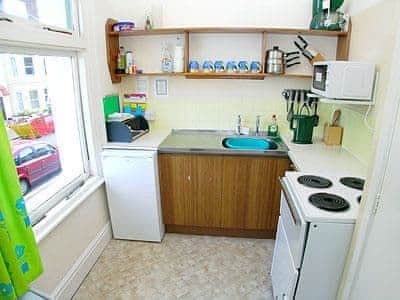 Kitchen | Suncourt Holiday Apartments - Mayflower, Cromer