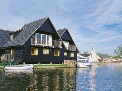 Exterior | Daisy Broad Lodges - Grebe, Wroxham