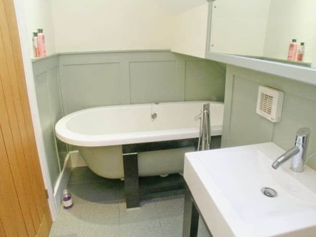 Bathroom | Old Horton Grange and The Bothy House - The Bothy House, Ponteland, Newcastle-upon-Tyne