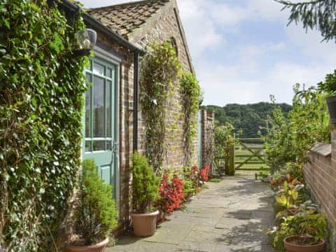 Attractive holiday property | Wisteria and Rusty&rsquo;s Cottages - Rusty&rsquo;s Cottage, Buttercrambe, nr. York