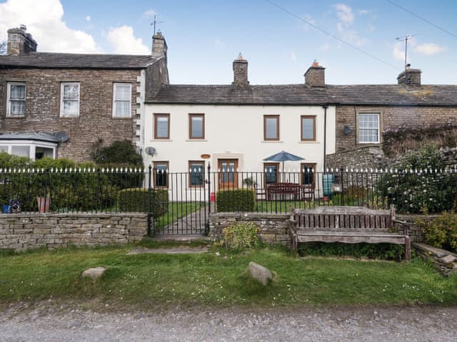 Stone built holiday cottage | Dales View, Sedbusk, near Hawes