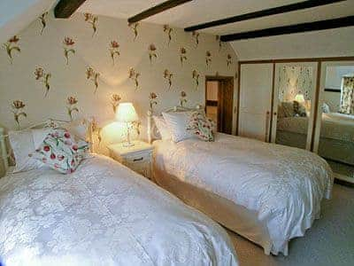 Twin bedroom | Starboard Cottage, Winterton-on-Sea, nr. Great Yarmouth