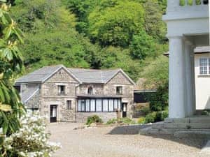 The Coach House (with Hayloft, Stable and Coachman&rsquo;s apartments) | Stable , Nr. Liskeard