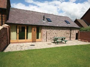 Piglets Place patio | Piglets Place, Plealey, Shrewsbury