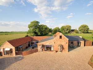 Harvest Cottage, Plough Cottage and Plum Cottage (left to right) | Plough Cottage, Mumby, nr. Anderby Creek