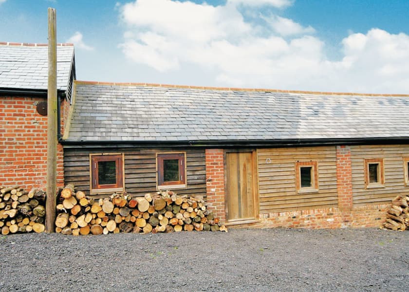 Rosemary Cottage In Langdon Hills Near Thurrock Book Online