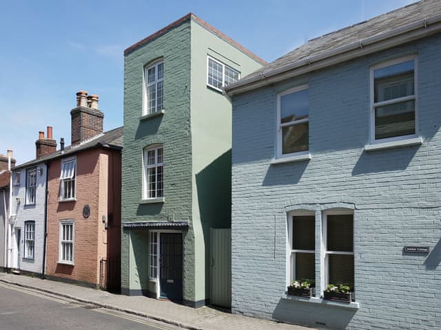 Bosun’s Locker (green - 3 storey property) | Bosun’s Locker, Lymington
