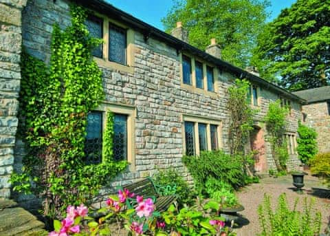 Exterior | Mullions and Mushroom Cottage - Mullions, Castleton