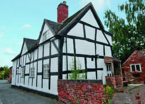 Exterior | Swiss Cottage, Alrewas, nr. Lichfield