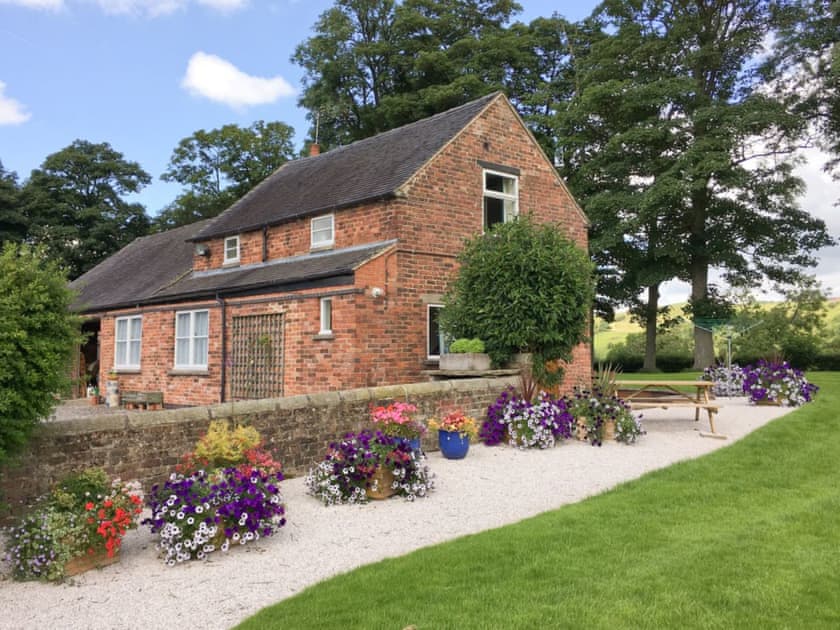 Attractive holiday home | Garden Farm Cottage, Ilam, near Ashbourne