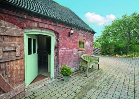 Exterior | Groom&rsquo;s Cottage, Dunstall Cross, nr. Barton-under-Needwood