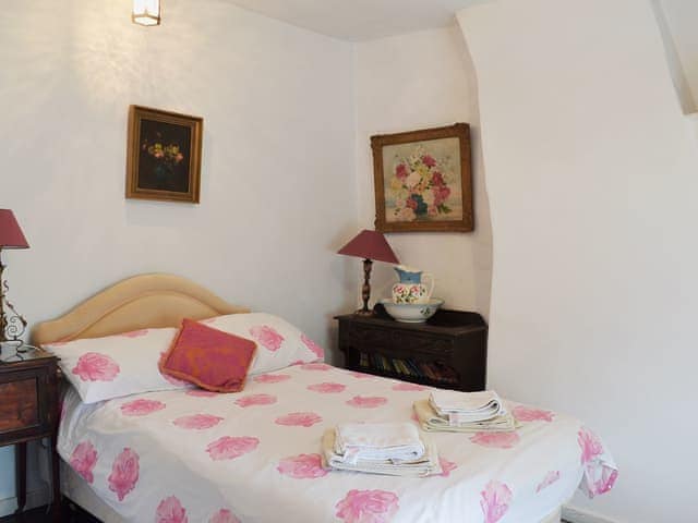 Double bedroom | Apple Tree Cottage, West Wittering