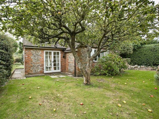 Garden | Apple Tree Cottage, West Wittering