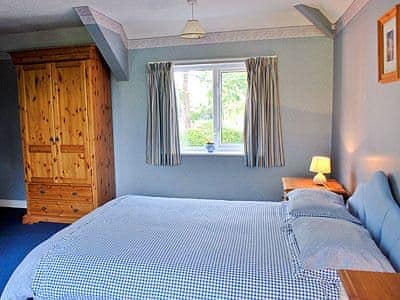 Double bedroom | The Hill Coachouse, Barrow-on-Trent