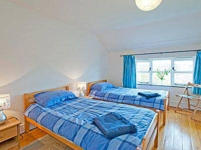 Twin bedroom | Church Farm Cottages - Holy Boys, Southacre