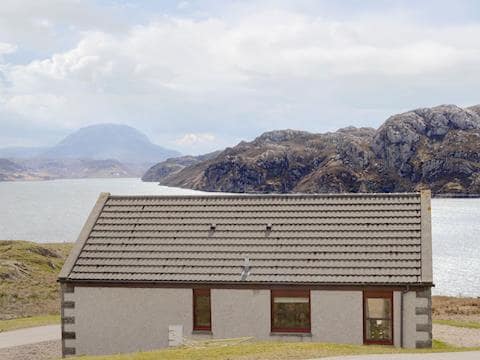 Fabulously located holiday home | Lochinchard Cottage, Kinlochbervie, Sutherland