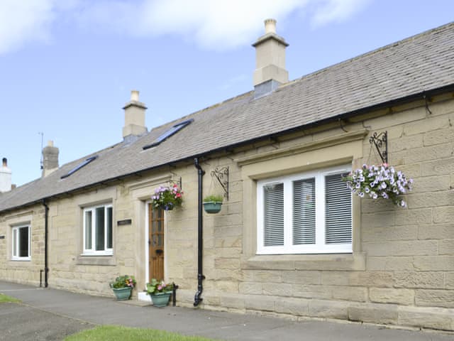 Characterful holiday home | Barkers Cottage, Ellington, near Druridge