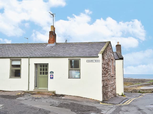 A traditional fisherman’s cottage | The Coracle, Seahouses