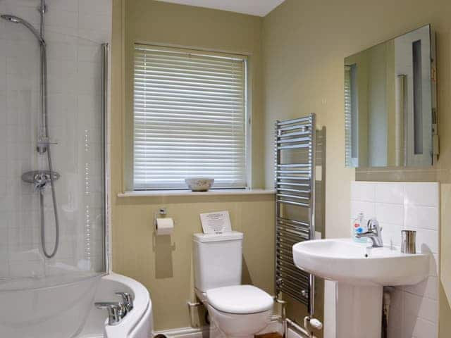 Bathroom | Sewerby Hall Cottages - Chestnut Cottage, Sewerby, nr. Bridlington