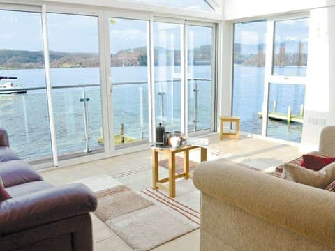 Open plan living/dining room/kitchen | Spout Crag Boathouse, Windermere