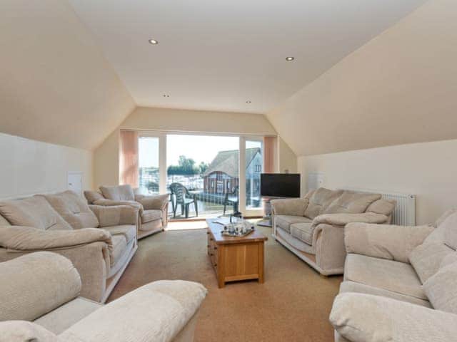 Open plan living/dining room/kitchen | Puddle Inn Duck, Horning, nr. Norwich