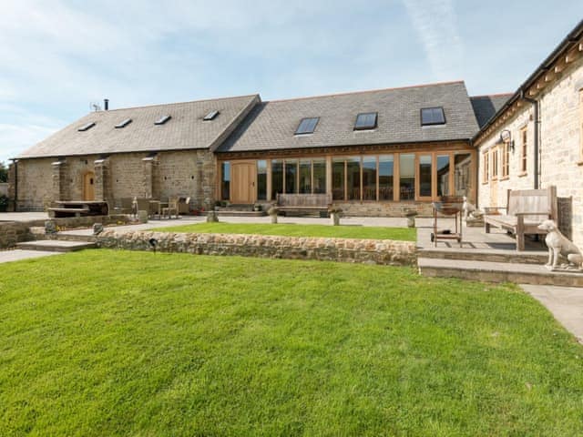 The Old Tithe Barn - Dccd, sleeps 19 in Bridport.