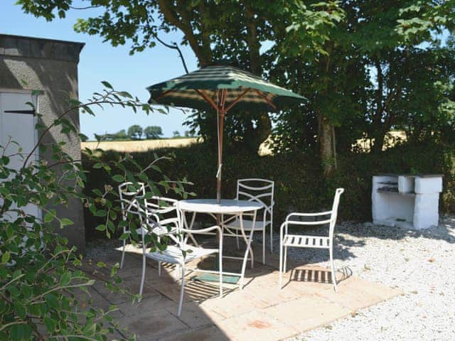 Sitting-out-area | Blackberry Cottage, Coads Green, nr. Launceston