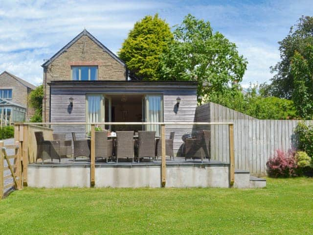 Wonderful holiday home with an attracive sitting out area | Meadow Mews, Chillington, near Kingsbridge