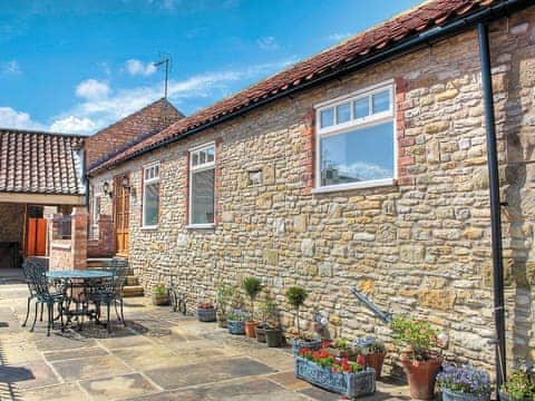 Sitting-out-area | Stable Cottage, Kennythorpe near Malton