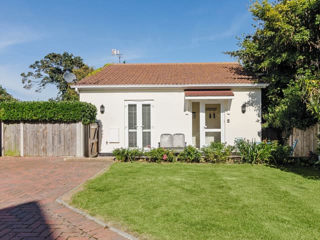 Delightful, detached holiday home | Owls Croft, Broadstairs