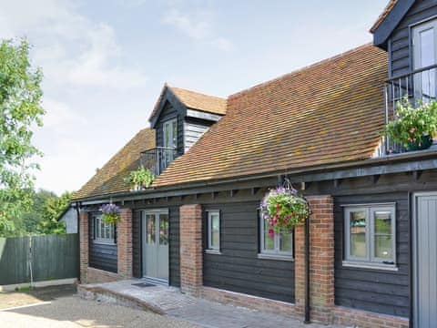 Exterior | Albans Barnyard - Cox Cottage, Pembury, nr. Tunbridge Wells