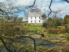 Burnfoot Of Cluden, sleeps 16 in Dumfries.