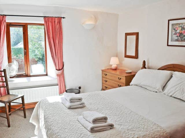 Double bedroom | Oaks Farm Cottage, Ambleside