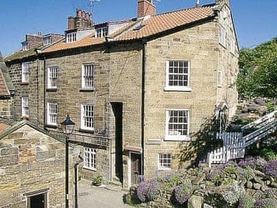 Flagstaff Cottage Ref Iby In Robin Hood S Bay Near Whitby