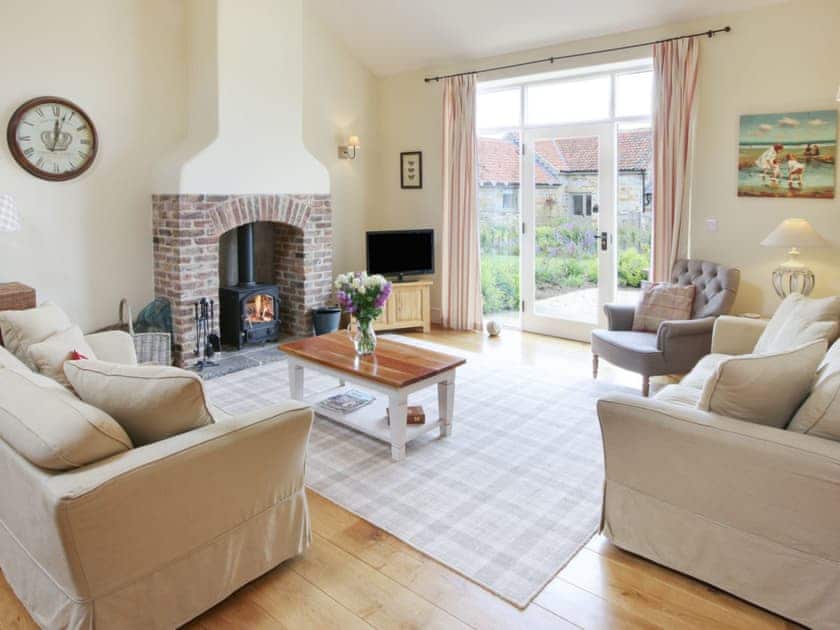 Living room/dining room | Scalby Lodge - Tweedmouth Cottage, Scalby, Scarborough