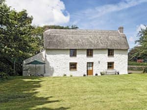 Delightfully cosy, detached thatched cottage  | Thatch Cottage, Rosudgeon, near Marazion