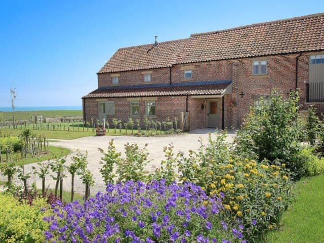 Exterior | Scalby Lodge - Scarborough Cottage, Scalby, Scarborough