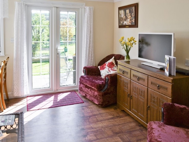 Living room/dining room | Daisy&rsquo;s Cottage Annexe, Niton, nr. Ventnor