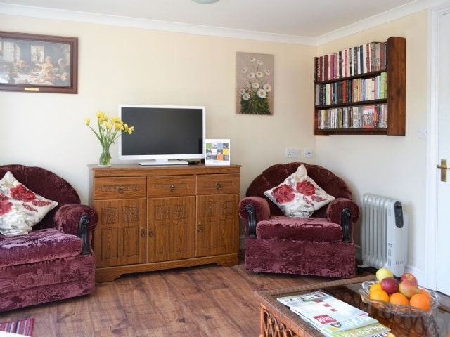 Living room/dining room | Daisy&rsquo;s Cottage Annexe, Niton, nr. Ventnor