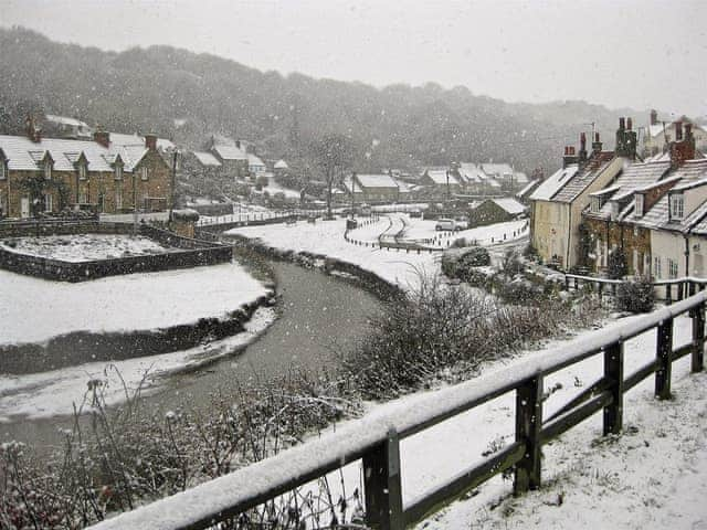 Surrounding area in Winter | Sunnyside, Sandsend, Whitby