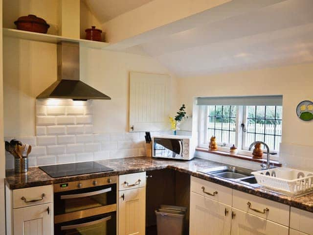 Kitchen/diner | Kingshill Farm Cottage, Little Kingshill, nr. Great Missenden