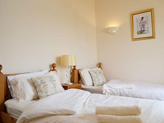 Twin bedroom | Meadow Mews, Chillington, nr. Kingsbridge