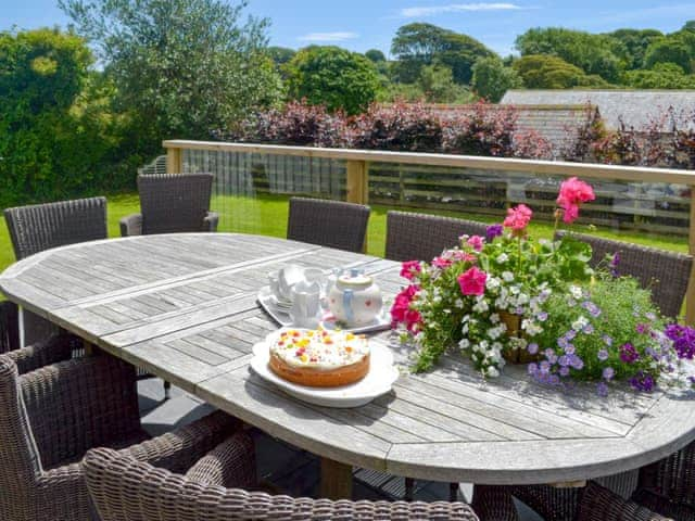 Charming sitting out area | Meadow Mews, Chillington, near Kingsbridge