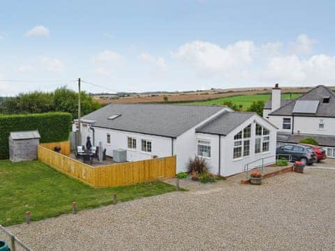 Exterior | Newbiggin Gardens - Magpie Cottage, Filey