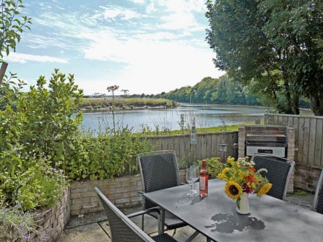 Waterside, sleeps 6 in Warkworth.