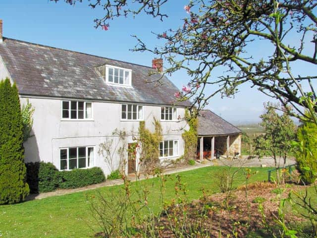 Purcombe Farmhouse - 28458, sleeps 12 in Chideock.